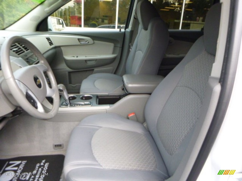 2010 Traverse LT AWD - Summit White / Dark Gray/Light Gray photo #16