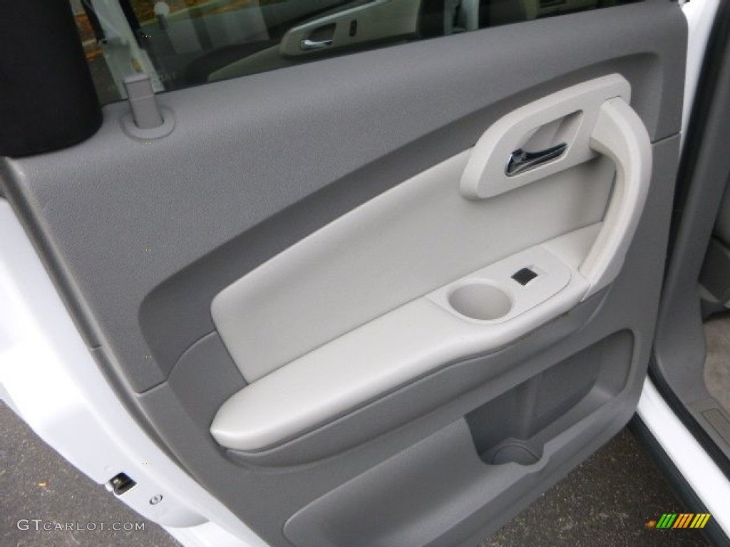 2010 Traverse LT AWD - Summit White / Dark Gray/Light Gray photo #20