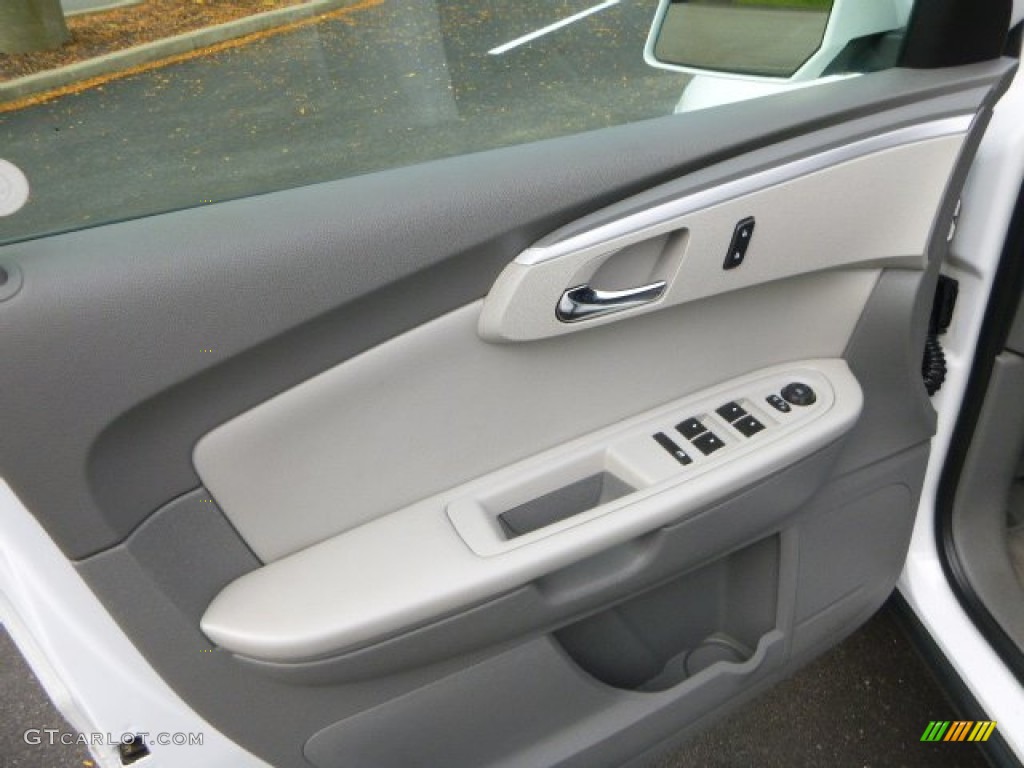 2010 Traverse LT AWD - Summit White / Dark Gray/Light Gray photo #21