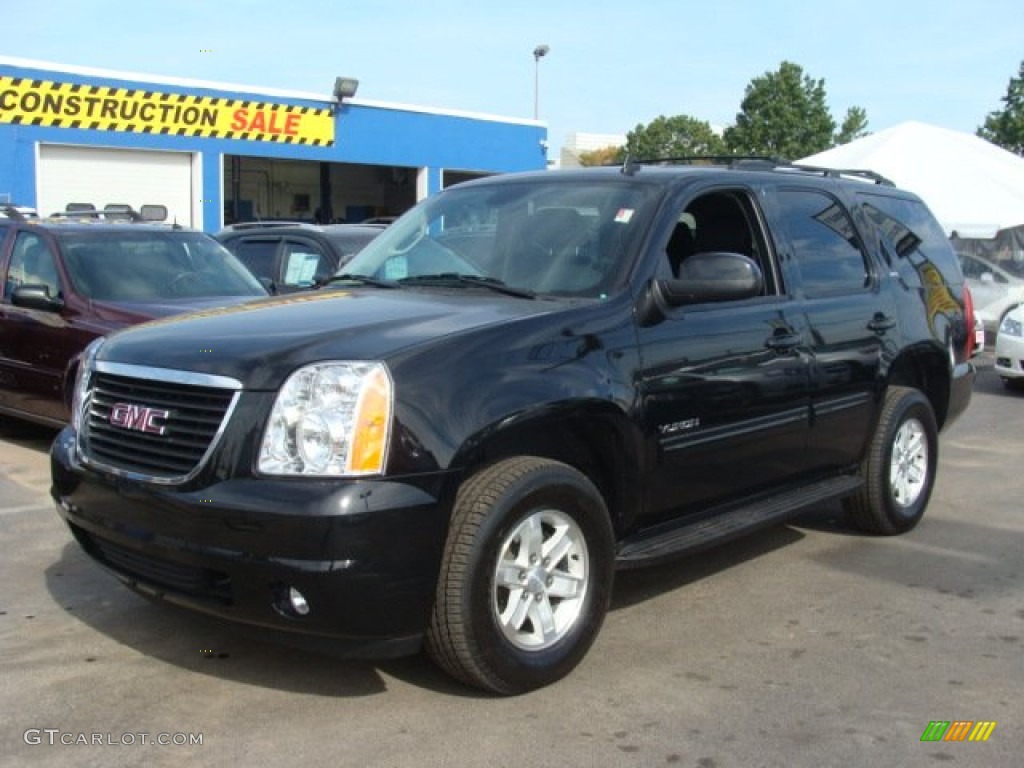 2013 Yukon SLT 4x4 - Onyx Black / Ebony photo #1