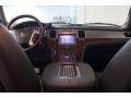 Radiant Silver Metallic - Escalade ESV Luxury AWD Photo No. 42