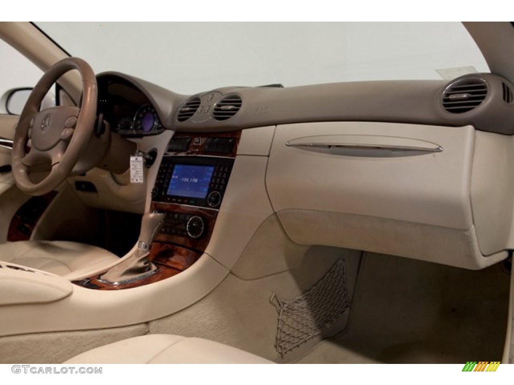 2007 CLK 550 Cabriolet - Arctic White / Stone photo #30