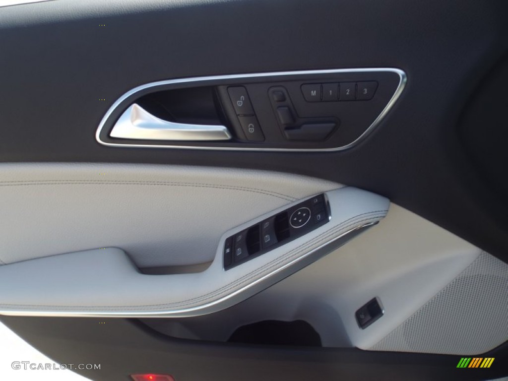 2014 Mercedes-Benz CLA 250 Ash Door Panel Photo #86428101