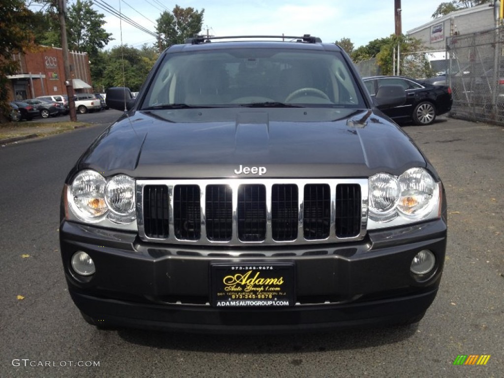 2005 Grand Cherokee Limited 4x4 - Dark Khaki Pearl / Dark Khaki/Light Graystone photo #2