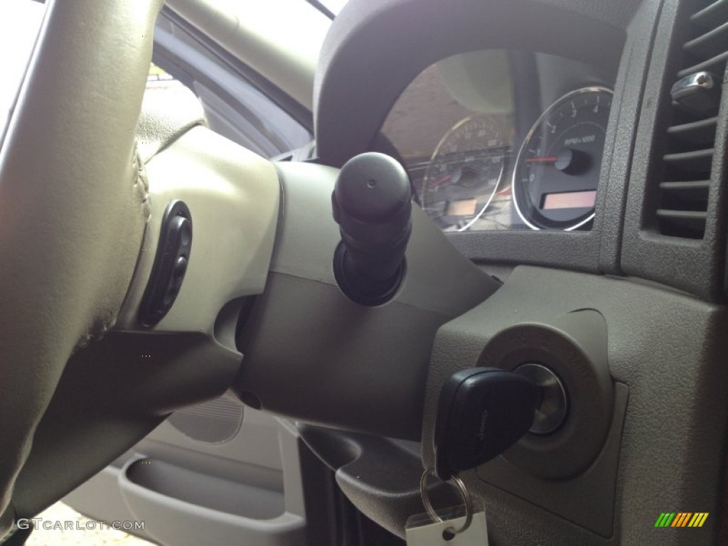 2005 Grand Cherokee Limited 4x4 - Dark Khaki Pearl / Dark Khaki/Light Graystone photo #15