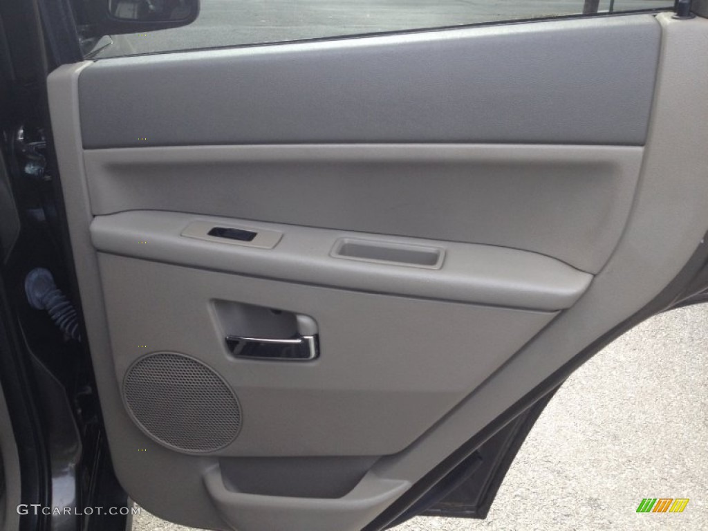 2005 Grand Cherokee Limited 4x4 - Dark Khaki Pearl / Dark Khaki/Light Graystone photo #43