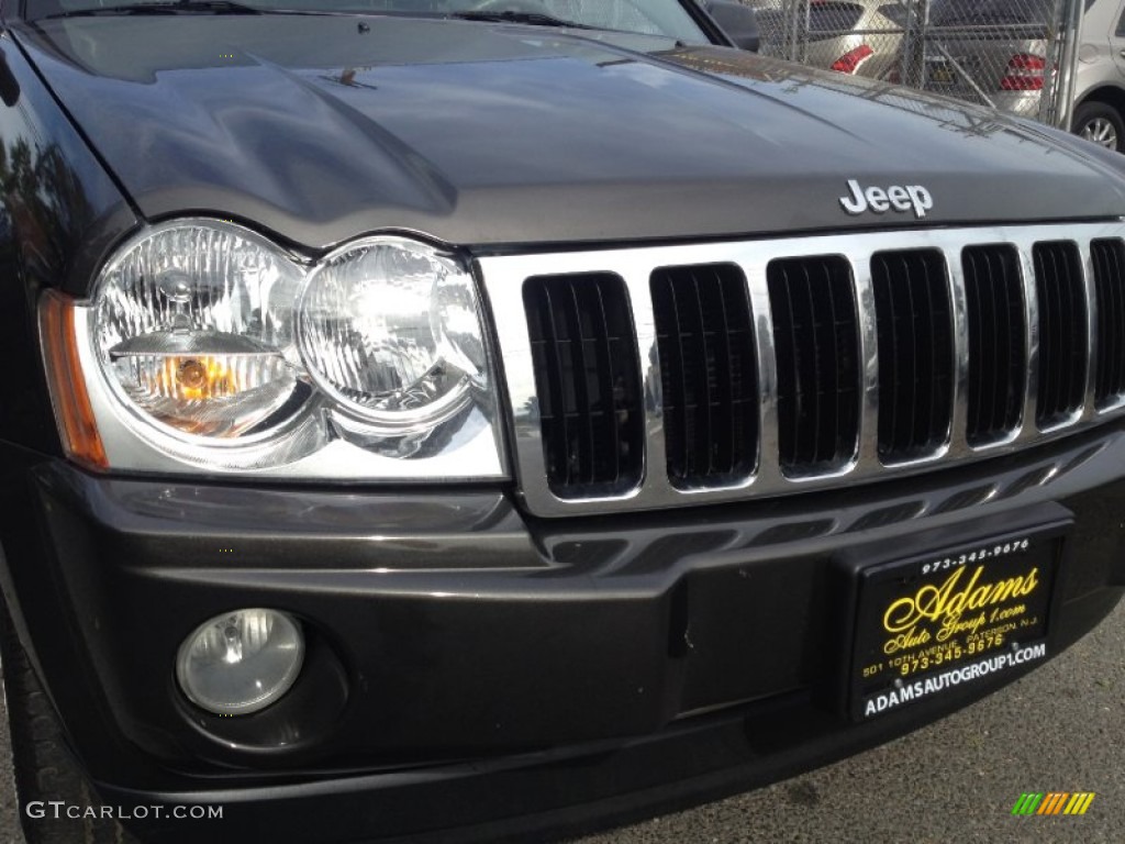 2005 Grand Cherokee Limited 4x4 - Dark Khaki Pearl / Dark Khaki/Light Graystone photo #60