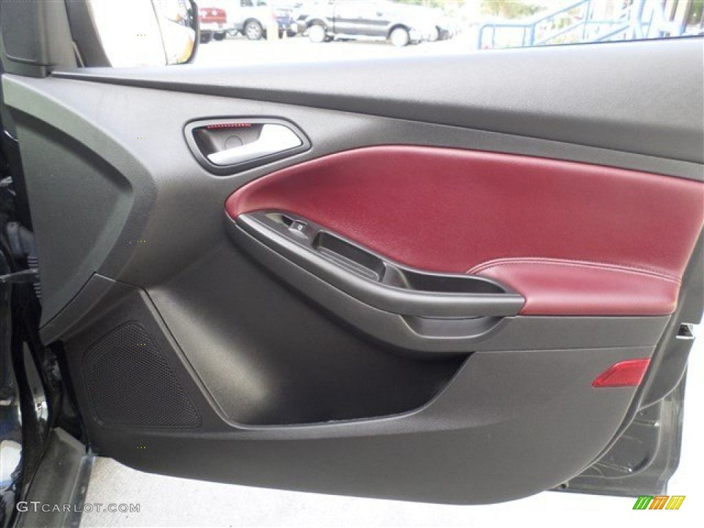 2012 Focus Titanium 5-Door - Black / Tuscany Red Leather photo #9