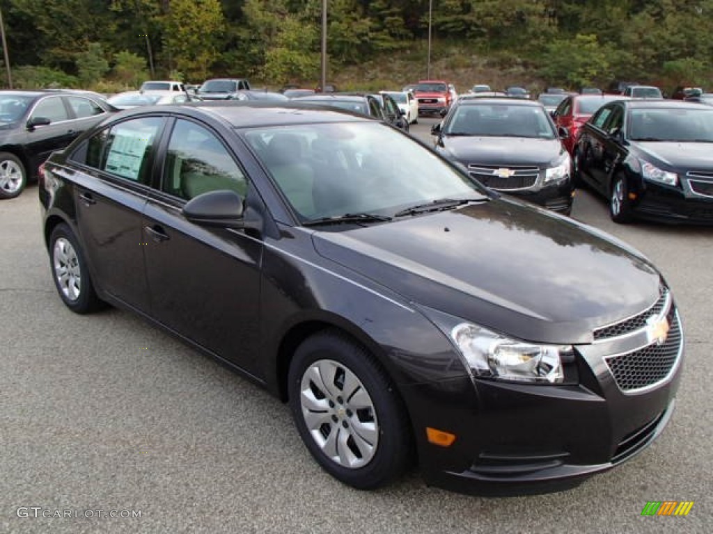 2014 Cruze LS - Tungsten Metallic / Jet Black/Medium Titanium photo #3