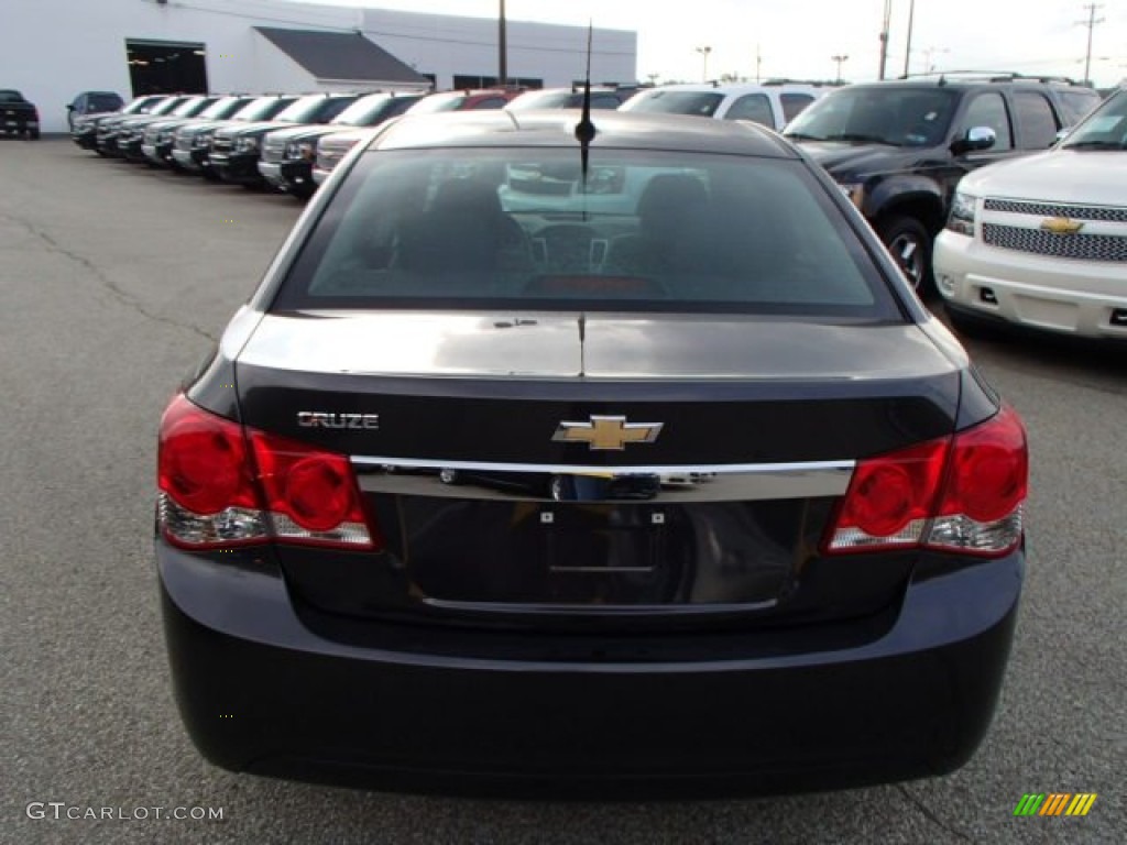 2014 Cruze LS - Tungsten Metallic / Jet Black/Medium Titanium photo #6