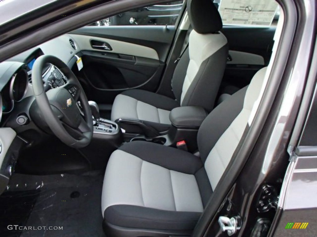 2014 Cruze LS - Tungsten Metallic / Jet Black/Medium Titanium photo #10