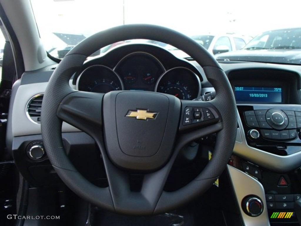 2014 Cruze LS - Tungsten Metallic / Jet Black/Medium Titanium photo #18