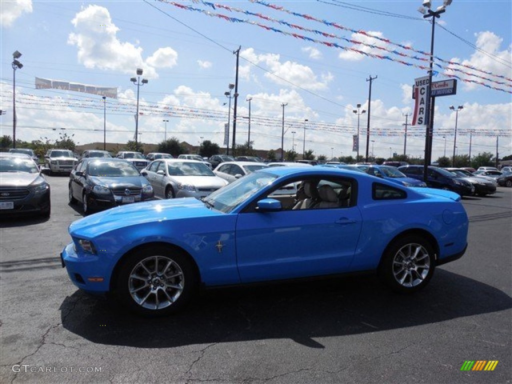 2010 Mustang V6 Premium Coupe - Grabber Blue / Stone photo #4