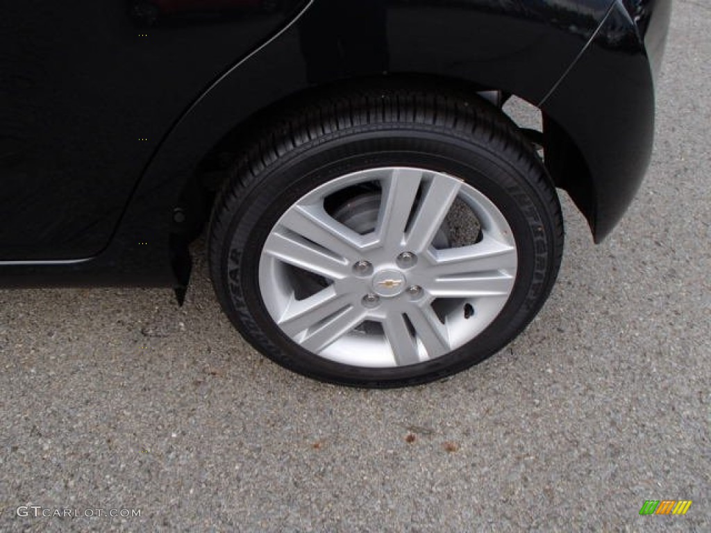 2013 Chevrolet Spark LS Wheel Photos