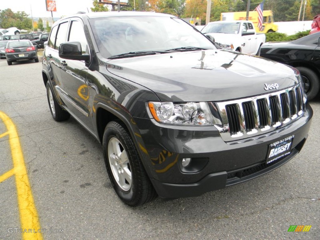 2011 Grand Cherokee Laredo 4x4 - Dark Charcoal Pearl / Black photo #1