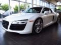Front 3/4 View of 2014 R8 Coupe V8