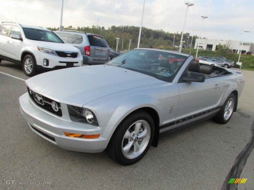 2007 Mustang V6 Deluxe Convertible - Satin Silver Metallic / Dark Charcoal photo #7