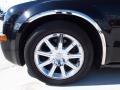 Brilliant Black - 300 C HEMI Photo No. 11