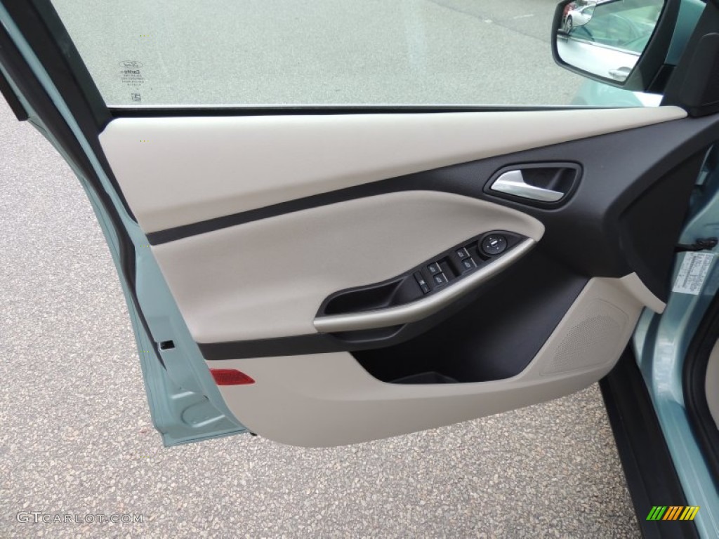 2012 Focus SEL 5-Door - Frosted Glass Metallic / Arctic White Leather photo #5