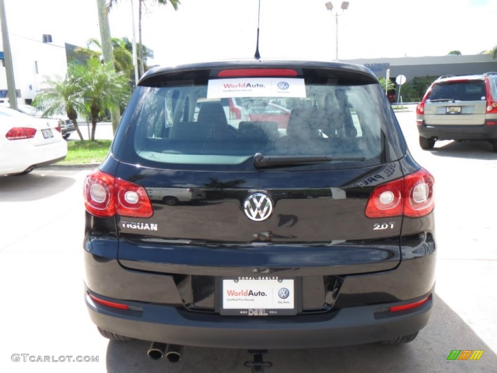 2011 Tiguan S - Deep Black Metallic / Clay Gray photo #4