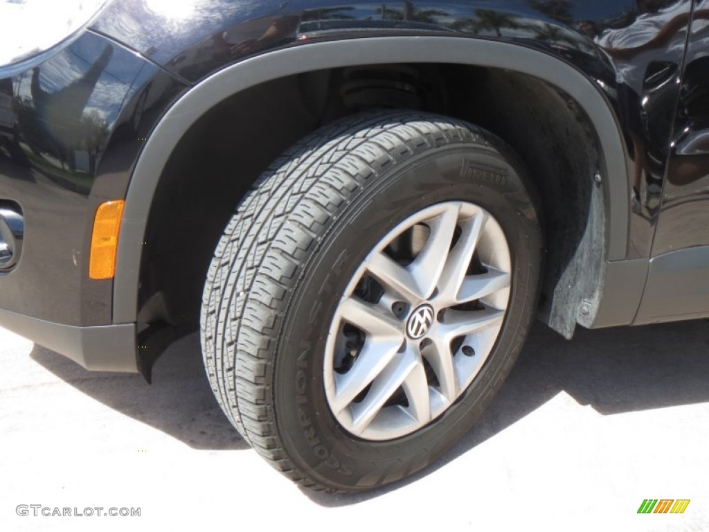 2011 Tiguan S - Deep Black Metallic / Clay Gray photo #13