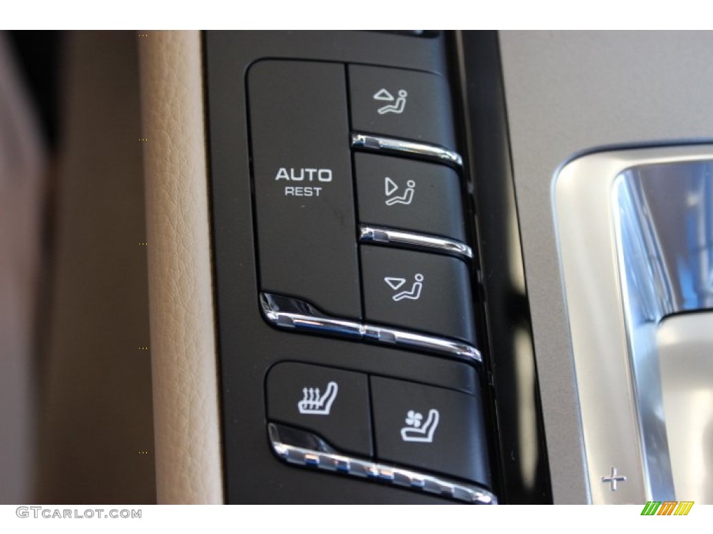 2014 Porsche Panamera Standard Panamera Model Controls Photo #86457108
