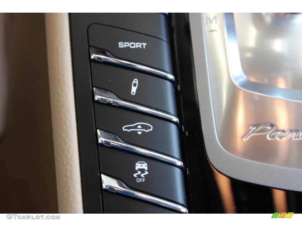2014 Porsche Panamera Standard Panamera Model Controls Photo #86457132