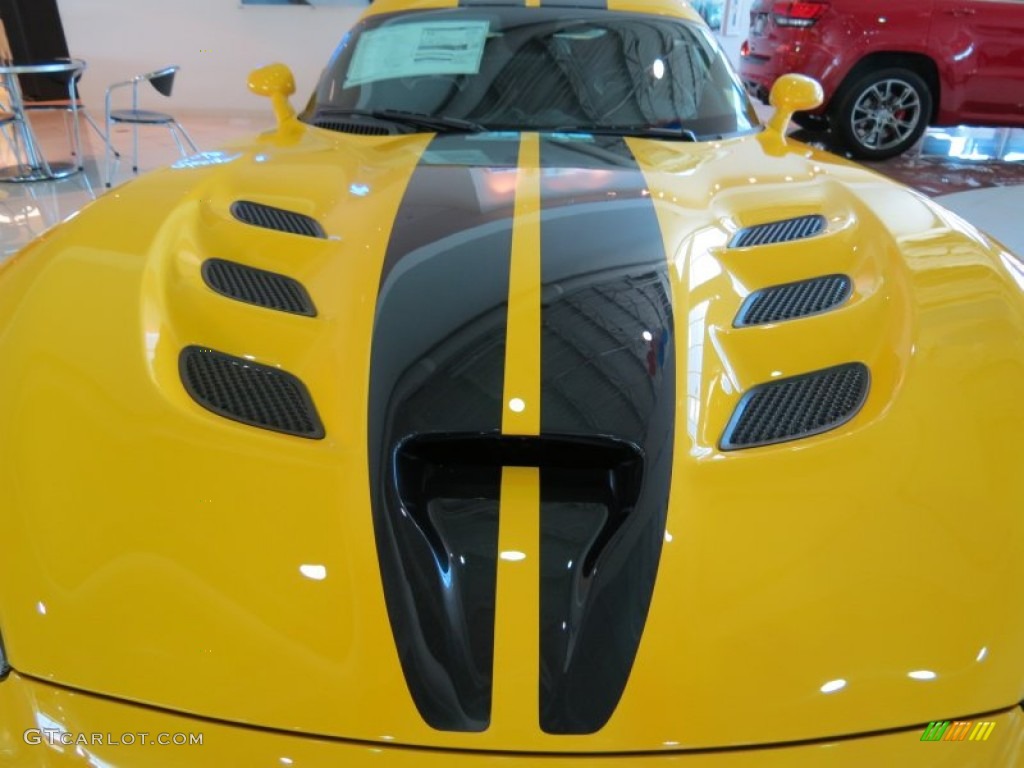 Race Yellow 2014 Dodge SRT Viper Coupe Exterior Photo #86459343