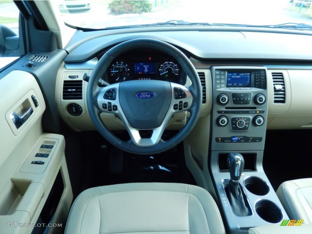 2014 Ford Flex SE Dashboard Photos