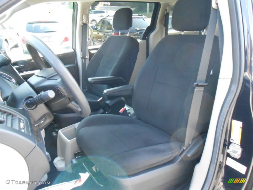 2011 Grand Caravan Mainstreet - Blackberry Pearl / Black/Light Graystone photo #11