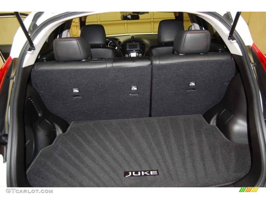 2013 Juke SL - Pearl White / Black/Red/Red Trim photo #16