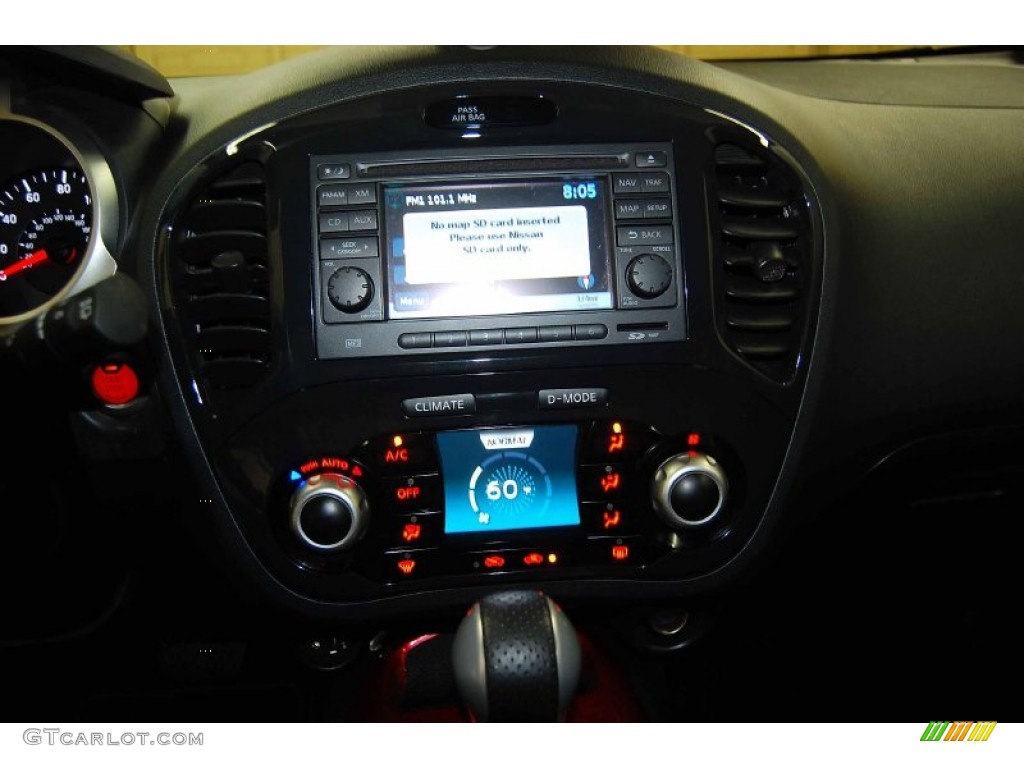 2013 Juke SL - Pearl White / Black/Red/Red Trim photo #23