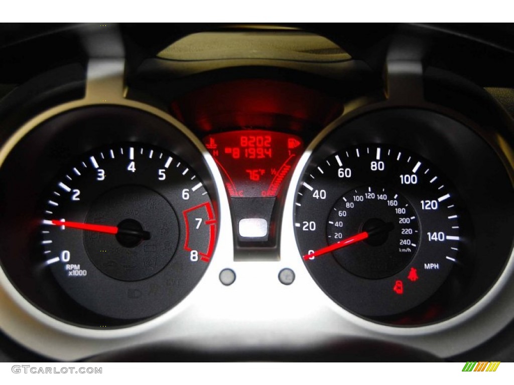 2013 Juke SL - Pearl White / Black/Red/Red Trim photo #26