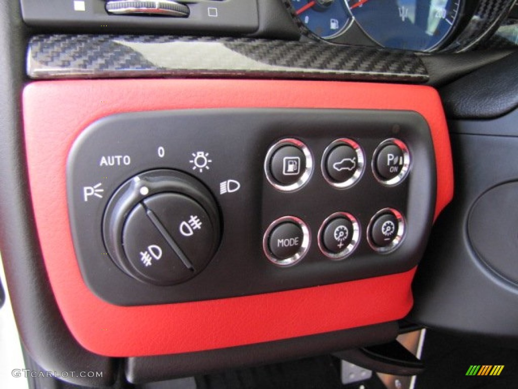 2010 Maserati GranTurismo S Controls Photo #86473637