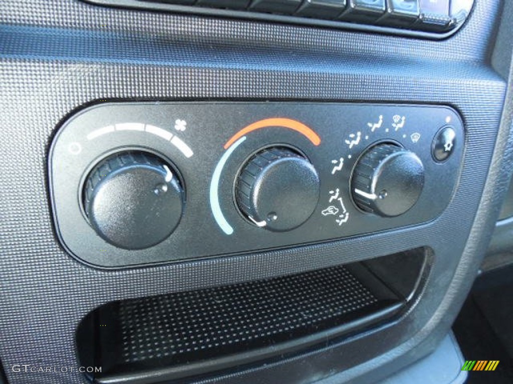 2005 Ram 1500 ST Quad Cab - Bright Silver Metallic / Dark Slate Gray photo #20