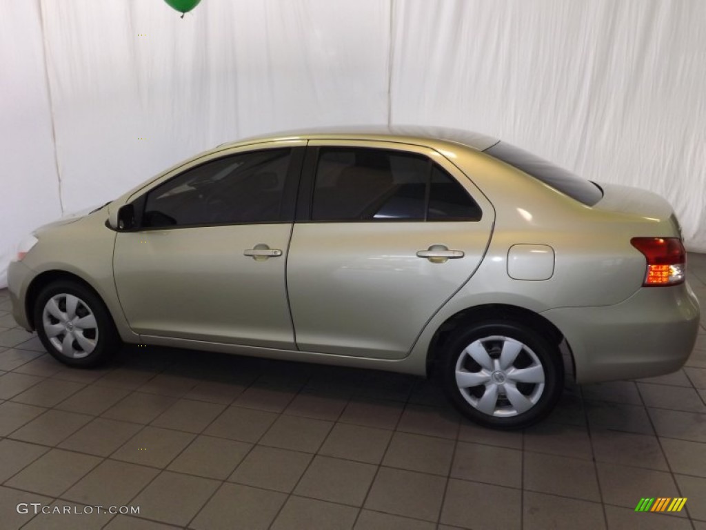 2008 Yaris Sedan - Olive Mist Metallic / Bisque photo #10