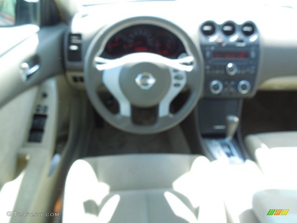 2008 Altima 2.5 S - Pebble Beach Metallic / Blond photo #6