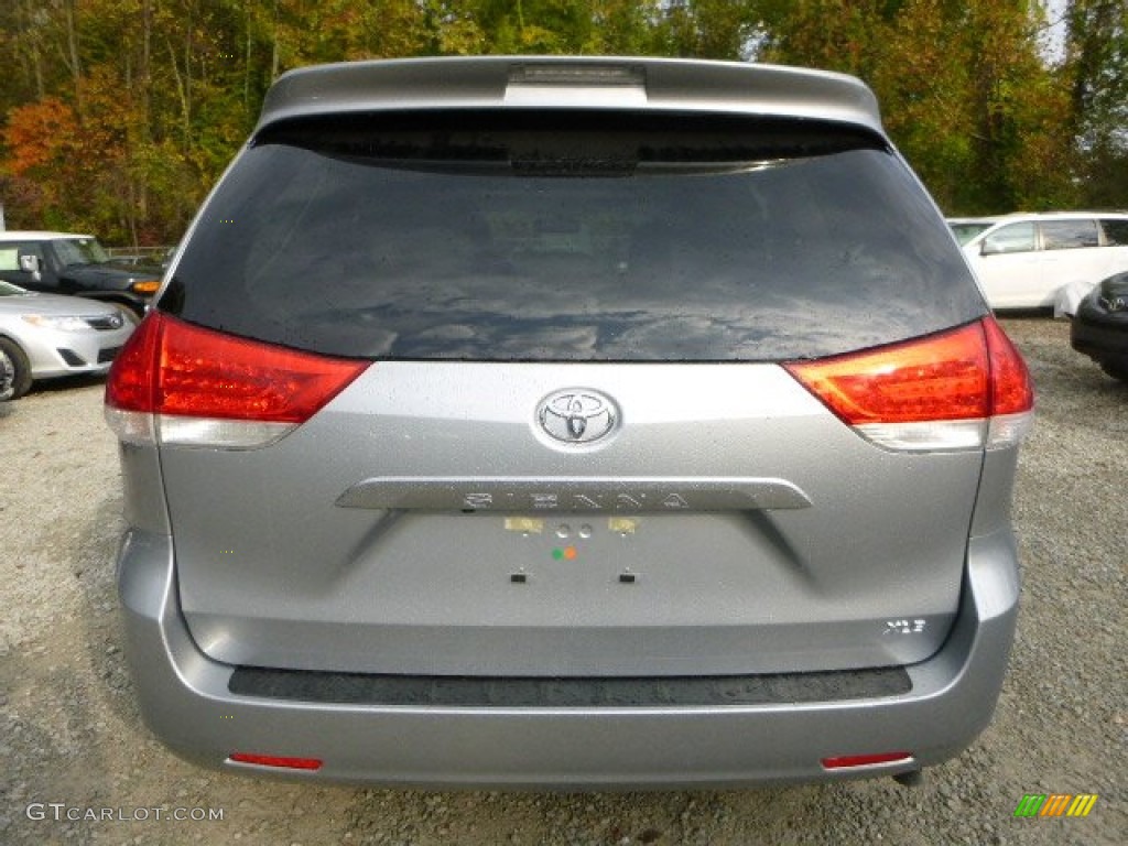 2014 Sienna XLE - Silver Sky Metallic / Light Gray photo #4
