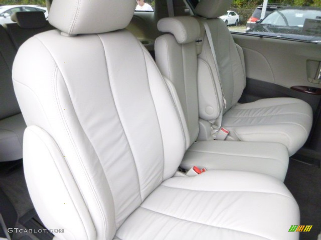 2014 Toyota Sienna XLE Rear Seat Photo #86484399