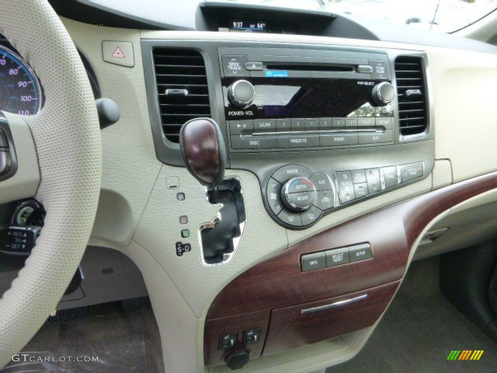 2014 Toyota Sienna XLE Controls Photo #86484537