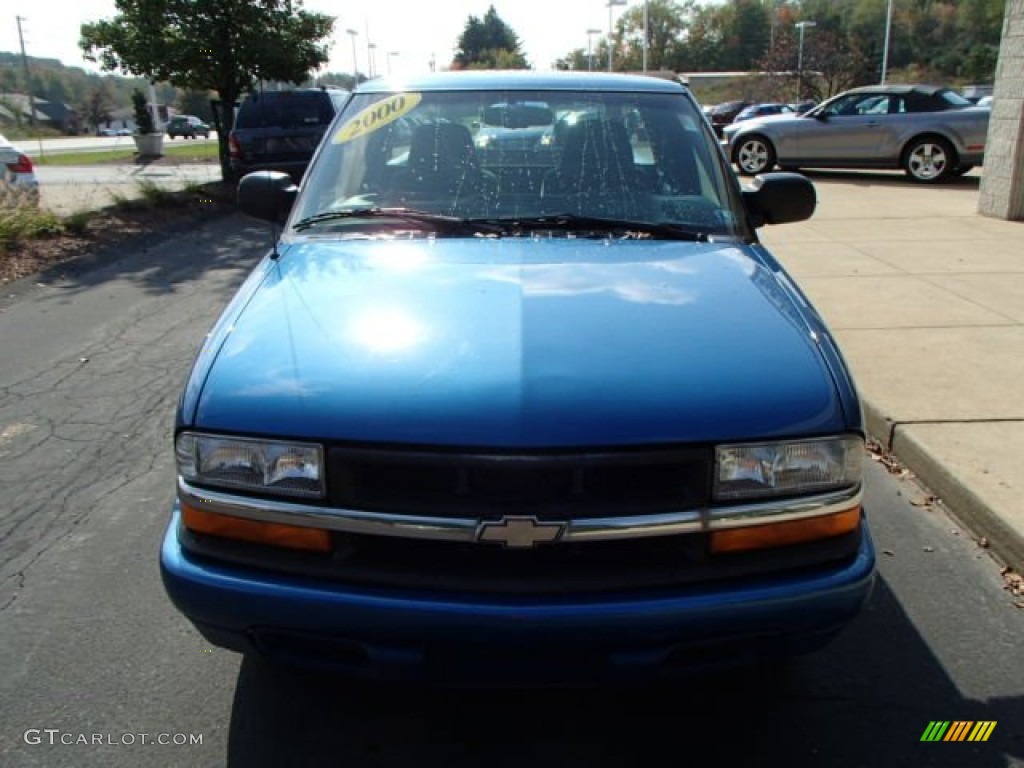2000 S10 LS Extended Cab - Space Blue Metallic / Graphite photo #3