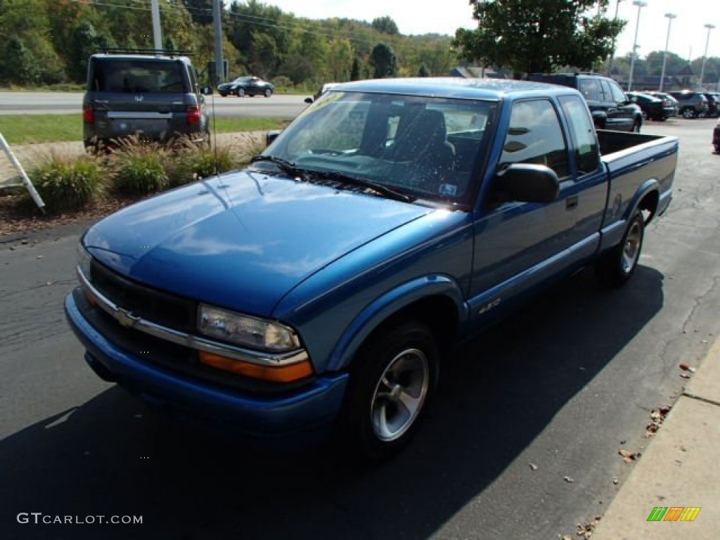 2000 S10 LS Extended Cab - Space Blue Metallic / Graphite photo #4