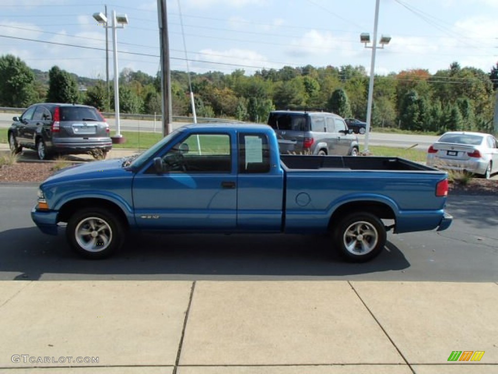 2000 S10 LS Extended Cab - Space Blue Metallic / Graphite photo #5