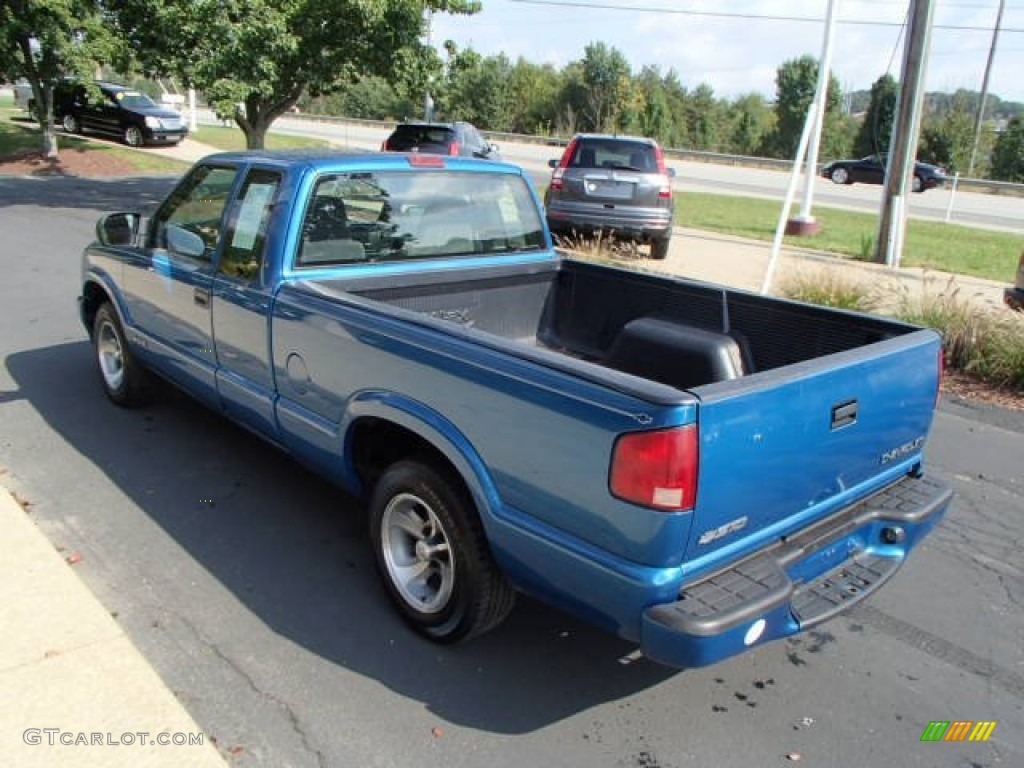 2000 S10 LS Extended Cab - Space Blue Metallic / Graphite photo #6
