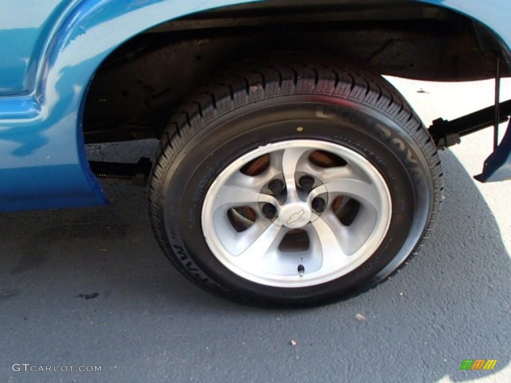 2000 S10 LS Extended Cab - Space Blue Metallic / Graphite photo #9