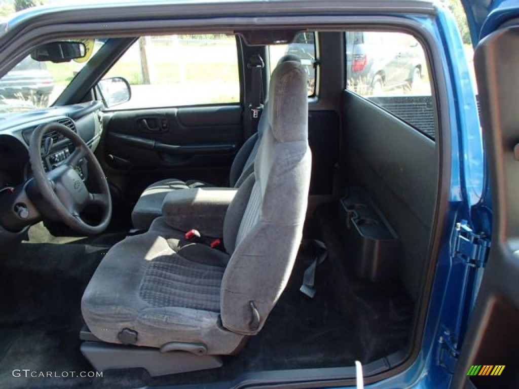 2000 S10 LS Extended Cab - Space Blue Metallic / Graphite photo #12