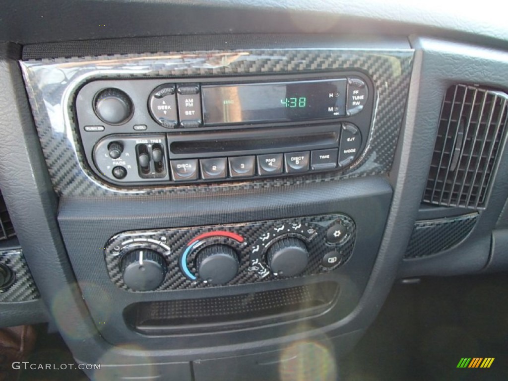 2004 Ram 2500 SLT Quad Cab 4x4 - Black / Dark Slate Gray photo #16