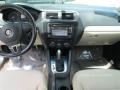 Black - Jetta SE Sedan Photo No. 10