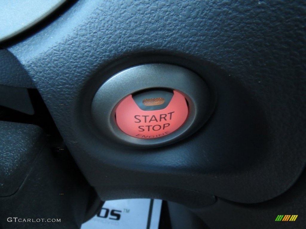 2012 Juke SL - Chrome Silver / Black/Red Leather/Silver Trim photo #26