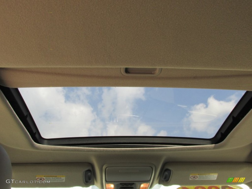2004 Pacifica AWD - Linen Gold Metallic / Light Taupe photo #14